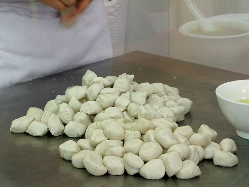 「上海2010 小楊生煎の焼き小龍包」_a0000029_11283533.jpg