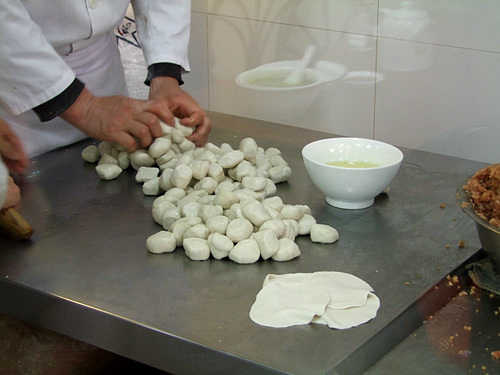 「上海2010 小楊生煎の焼き小龍包」_a0000029_11295690.jpg