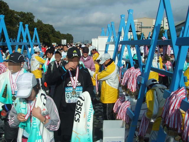 初めての東京マラソン2010完走記【ゴール後】_a0015766_025171.jpg