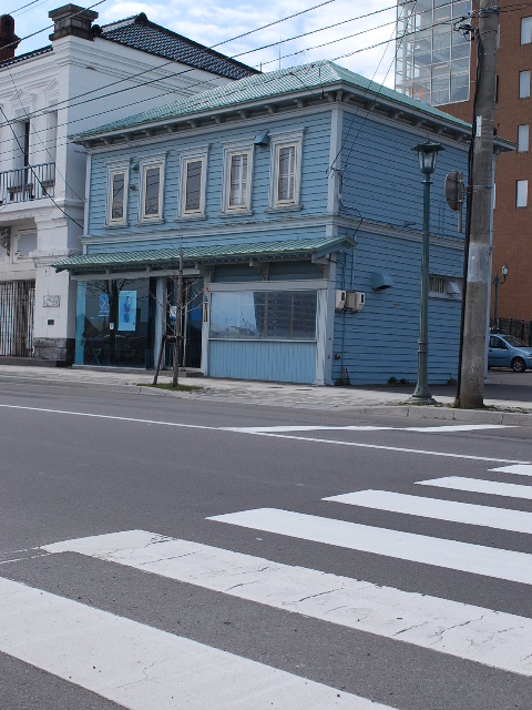 函館東浜の旧平和石油事務所(函館擬洋館コレクション、その24)_f0142606_5511421.jpg