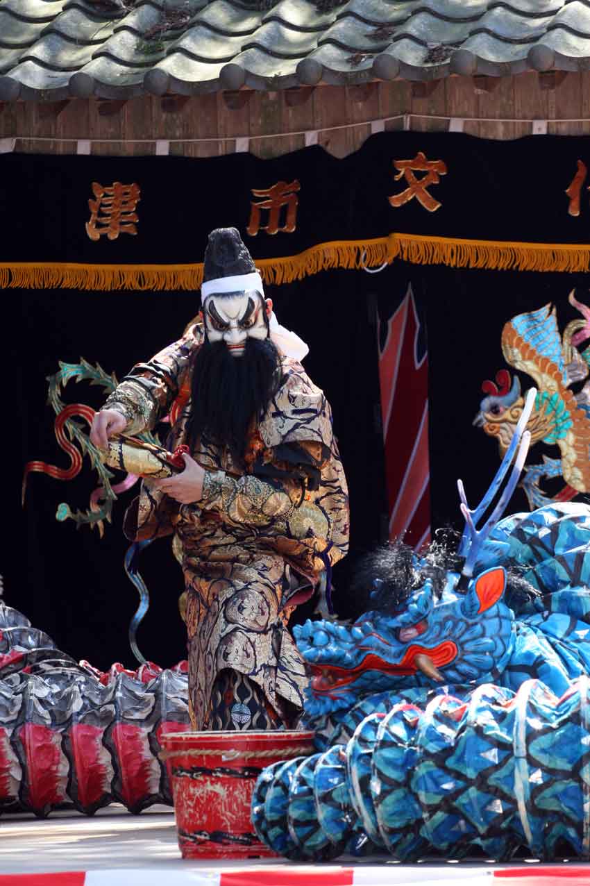 大滝山「西照神社」で見た「石見神楽」-2♪_d0058941_212275.jpg