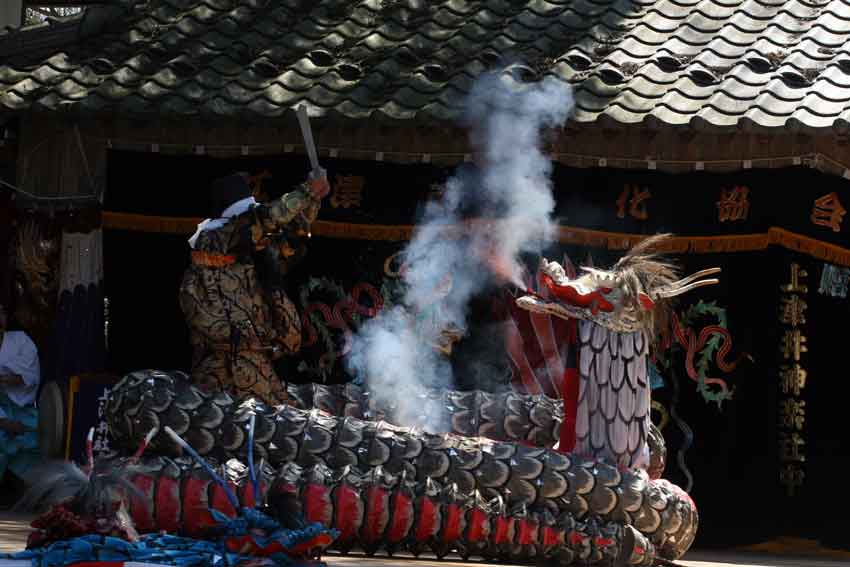 大滝山「西照神社」で見た「石見神楽」-2♪_d0058941_2152763.jpg