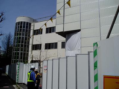 さよなら交通博物館 建物の解体状況(6)_f0030574_2233415.jpg