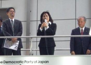 県関係国会議員 都心街頭で訴え―普天間問題を全国民に_f0150886_15562076.jpg