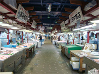 青森へ行く。② ~魚市場で魚まみれ~ _f0232060_1128825.jpg