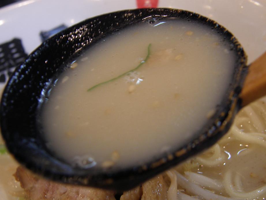 九州ラーメン黒兵衛　　　　宝塚中筋店_c0118393_925432.jpg