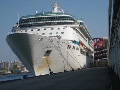 LEGEND OF THE SEAS 入港_b0051598_2243354.jpg
