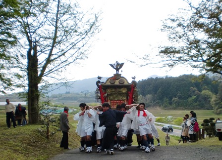 お祭り男_f0163105_22593231.jpg