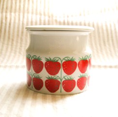 アラビア社 のストロベリージャムＪａｒ_a0130050_2274560.jpg