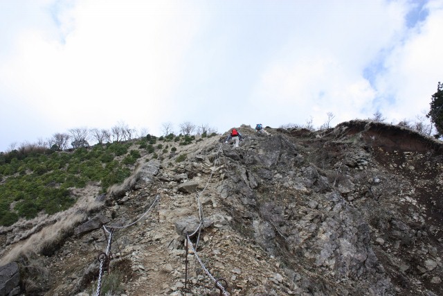 2010年4月30日　丹沢表尾根縦走と鍋割山　日帰り単独縦走_f0238475_22462194.jpg