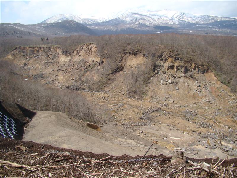 揚石山と櫃地ヶ森・いわかがみ平は雪で通行止めだって_a0127015_2054186.jpg