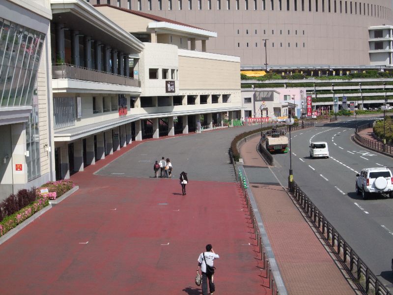 ホークスタウン東側歩道　段差解消_d0098186_11432611.jpg