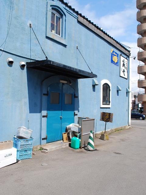 函館末広町の旧本久商店倉庫(函館末広町レトロ建築コレクション)_f0142606_1826029.jpg