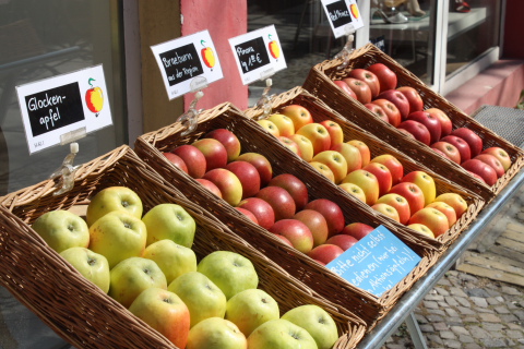 リンゴ専門店とカフェmamsel。_f0200015_247535.jpg