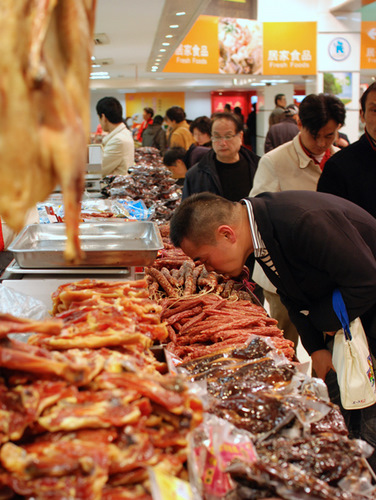 「上海2010　上海市第一食品商店と湖南料理の滴水洞」_a0000029_21101363.jpg