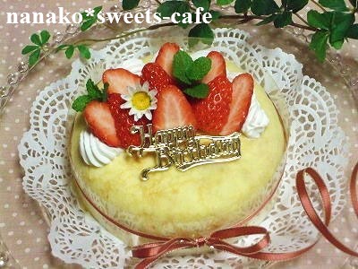 ミルクレープの苺ケーキ Nanako Sweets Cafe ミルクレープの苺ケーキ Nanako Sweets Cafe
