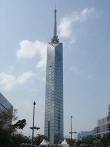 地下鉄西新駅を降りて_d0132289_1312450.jpg
