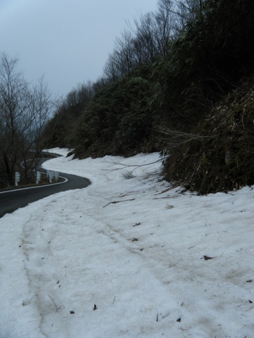 残雪の氷ノ山_c0080390_1212962.jpg