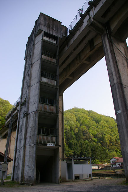 ローカル線の高架駅_f0130879_21462056.jpg