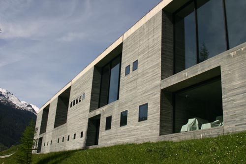 ピーター・ズントー Peter Zumthor_d0090733_23144616.jpg