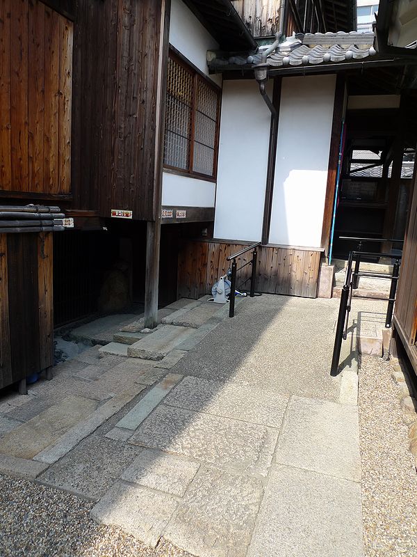 鍵屋(現 市立枚方宿鍵屋資料館)と枚方の街並み(※大阪府枚方市)_f0139570_2358437.jpg