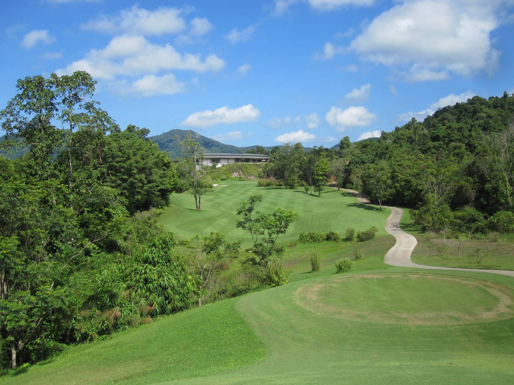 RED　MOUNTAIN　GOLFCLUB　PHUKET_a0124132_15563259.jpg