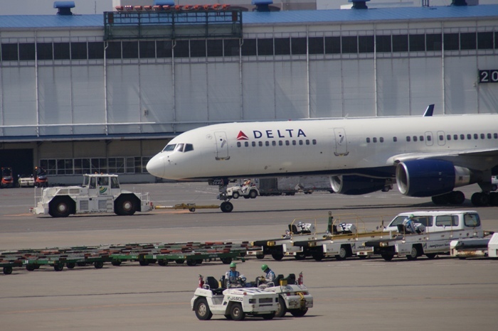 NRT-DL172-JFK-LIRR-100。_c0022340_323457.jpg