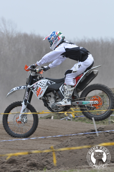 f0210380_17860.jpg