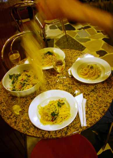 木曜夜お楽しみスープ＆パスタ＠アイス屋 Thursday Evening Soup & Pasta@gelateria_d0047851_91287.jpg