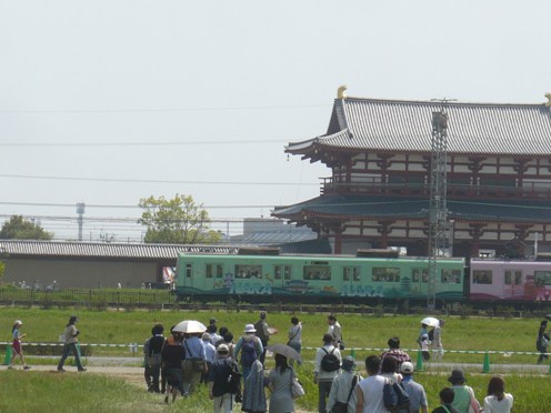 ２０１０年５月７日（金）　大極殿から朱雀門へ_a0063364_2313544.jpg