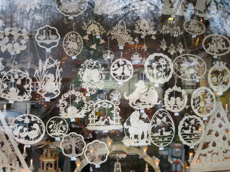 コロニアルの村　ザイフェン教会　ナチュラル エルツ山地ザイフェン・ミュラー ザイフェンの木工おもちゃに会いに行く -