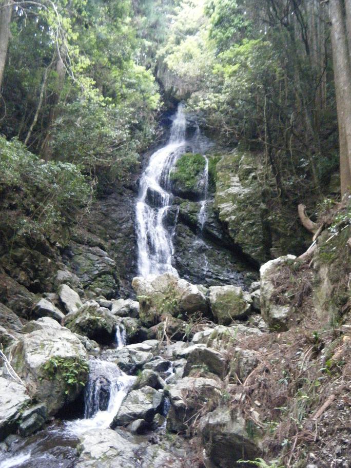 万葉の小道に 名所が増えました_e0154524_1854384.jpg