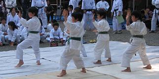 平成22年度 護山神社春の祭典_d0010630_218414.jpg