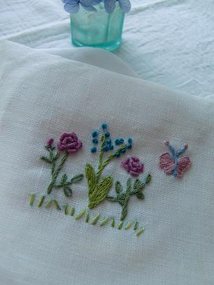母の日ありがとう ハンカチ刺繍完成しました 手づくりひとてまの会 文京区 初心者さん向け洋裁研究所 母の日ありがとう ハンカチ刺繍完成しました 手づくりひとてまの会 文京区 初心者さん向け洋裁研究所