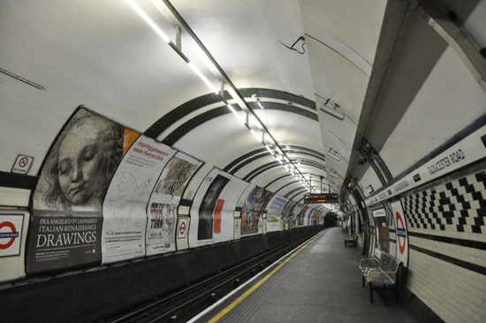 ロンドン地下鉄写真_e0171573_8593172.jpg