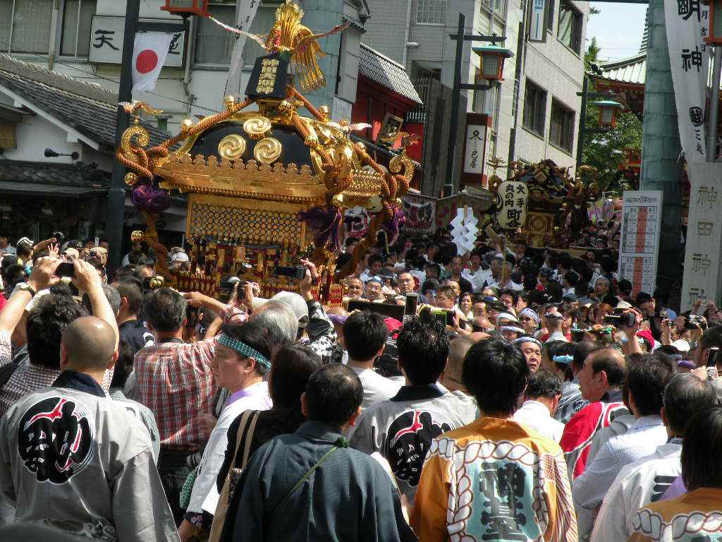 ５月９日　　神田祭です。来週は三社祭ですね。_f0117041_14132291.jpg