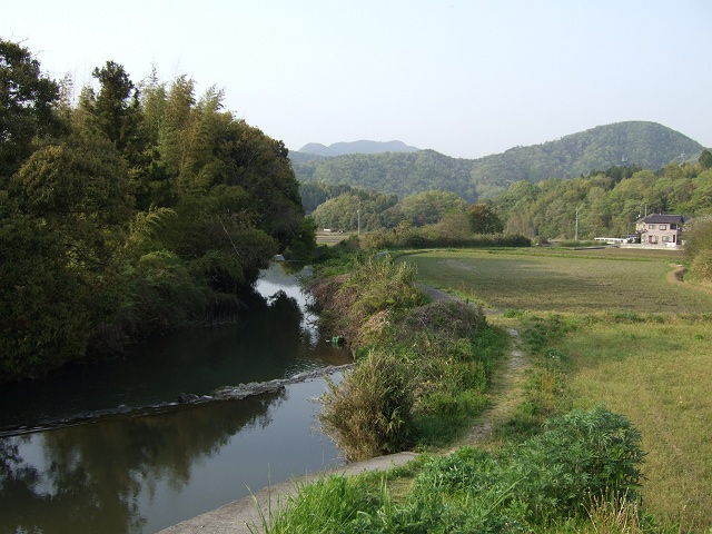 5月、新緑の阿戸を歩く　その4　 新緑の阿戸の町を見渡す_b0095061_8503539.jpg