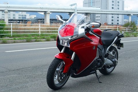 ホンダ　VFR1200F、試乗_e0045768_229663.jpg