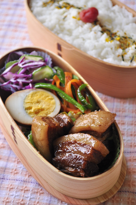 豚バラ肉の黒酢煮のお弁当_b0171098_84895.jpg