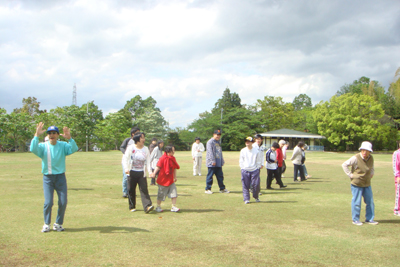 5/12施設間交流で中部台公園に行きました。_a0154110_1526269.jpg