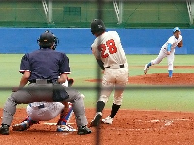 ５月１０日　東都大学野球２部　青学大対日本大_b0166128_082610.jpg