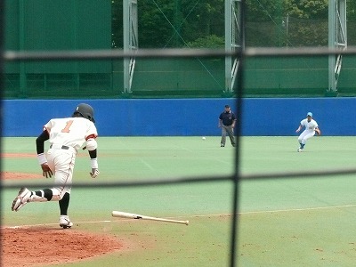 ５月１０日　東都大学野球２部　青学大対日本大_b0166128_740553.jpg