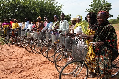 ガーナの妊婦さんを運ぶ日本の自転車 Miki Tokairin 東海林美紀 Blog