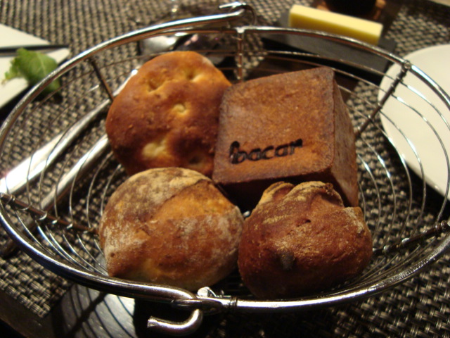 神泉「bacar (バカール)」へ行く。_f0232060_23403497.jpg