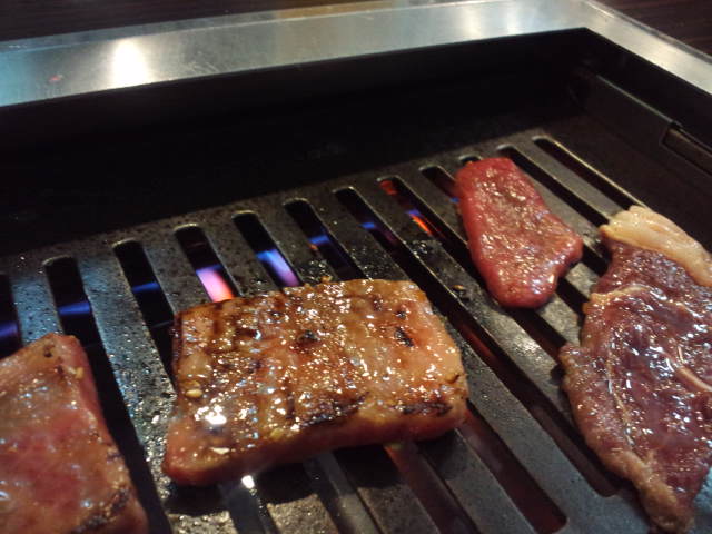 大阪 鶴橋 ☆ 焼肉 吉田_c0151965_0324267.jpg
