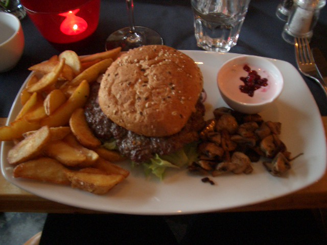 ムースバーガー(ヘラジカバーガー)_a0159707_2053382.jpg