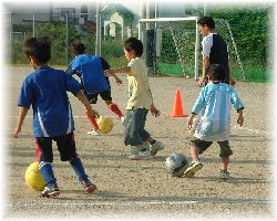 親子で楽しむサッカー教室_c0218303_2021260.jpg