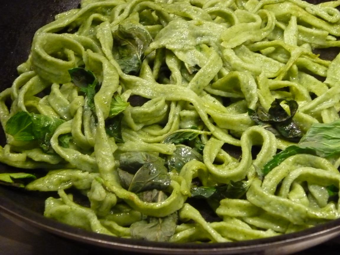 ヨモギパスタを作って 夕食は春野菜パスタ ニューヨーク 味覚のミラーボール2 ヨモギパスタを作って 夕食は春野菜パスタ ニューヨーク 味覚のミラーボール2