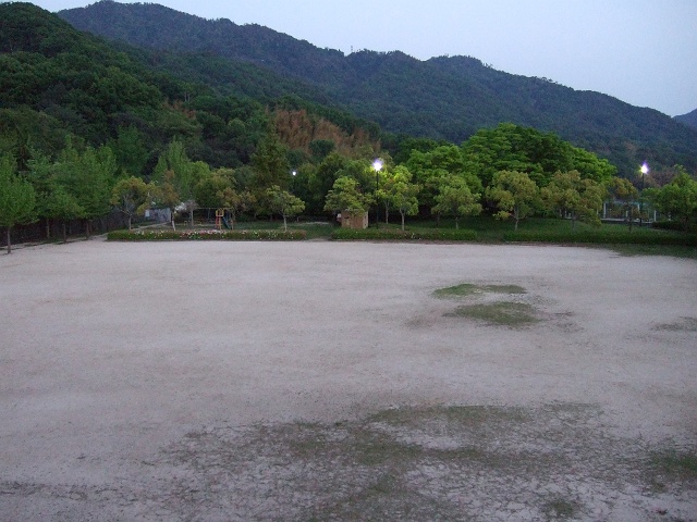 月ヶ丘公園・月ヶ丘テニスコート~新緑の公園を楽しむ 安芸区スタイルブログ-安芸区+海田町・坂町・熊野町-