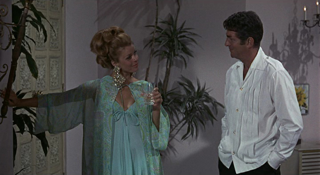 センタ・バーガー（Senta Berger）「サイレンサー　待伏部隊（ The Ambushers）」（1968）_e0042361_22464591.jpg